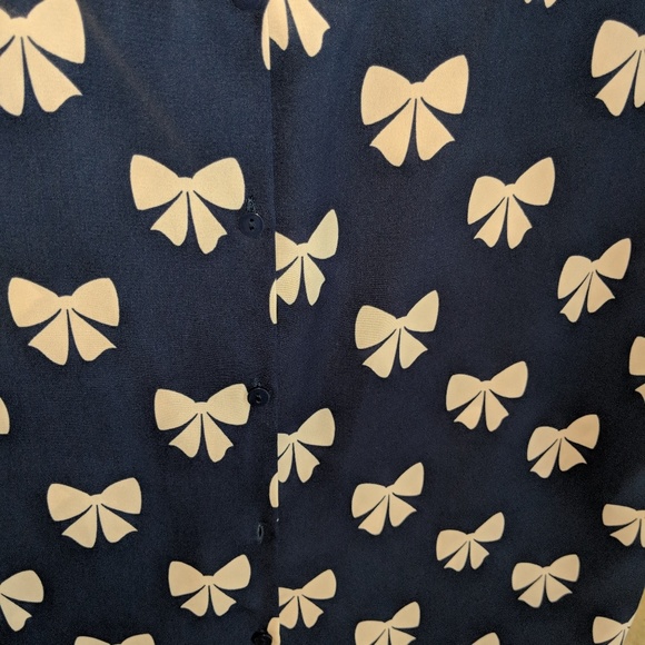 Buttoned Crop Top😍 - Picture 3 of 8